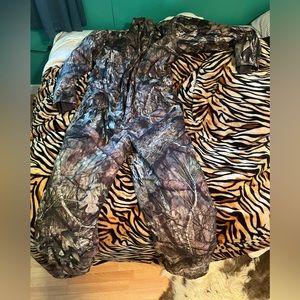 Mens medium field and stream hunter coveralls